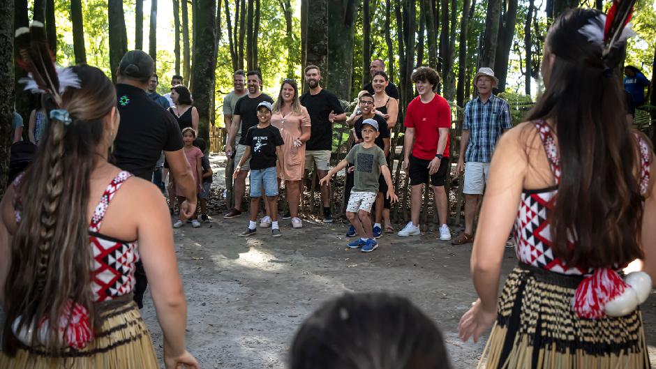 Together we’ll prepare dinner before sharing morsels of kai in the village forest. Enjoy your Puku Burger dinner. Kapahaka and live music followed by dessert.